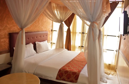 Ngara West Hotel | Pearl Palace Hotel
