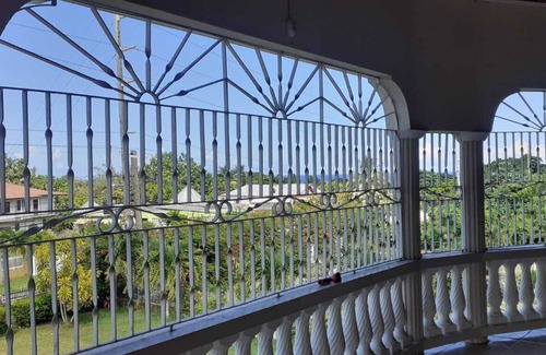 Runaway Bay Cama Y Desayuno | Pearlies Place