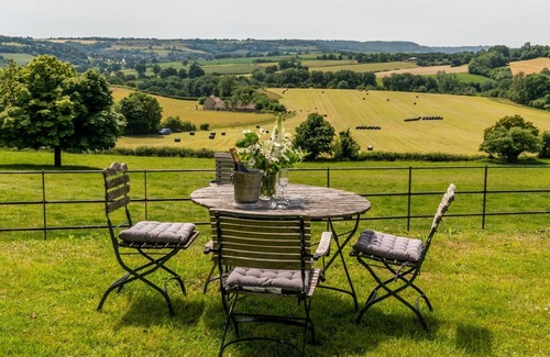 Biddestone Cabaña | Peartree Cottage, Euridge - Sleeps 6 guests in 3 bedrooms
