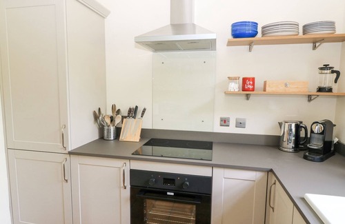 Biddestone Cabaña | PEARTREE, pet friendly, character holiday cottage in Colerne