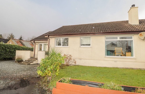 Achachork Cabaña | PEBBLE COTTAGE, family friendly, character holiday cottage in Portree