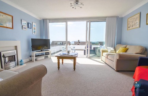 Weymouth Casa | Pebble House - Sea views parking family friendly