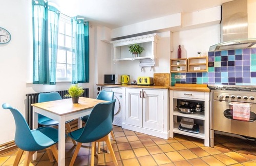 Kemptown Casa | Pebble Mews House | By My Getaways | Parking