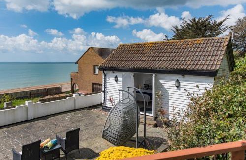 Folkestone Casa | Pebbles by Bloom Stays