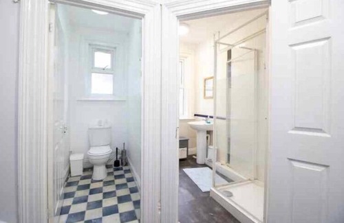 Southampton Casa | Pebbles Guest House Room 1