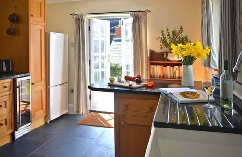 Cadgwith Cabaña | Casa del pescador Encalada con 3 dormitorios, jardín y aparcamiento