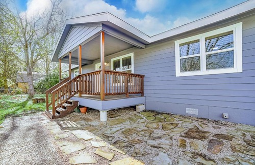 New Braunfels Casa | Pecan Row Getaway