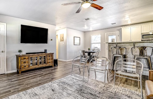 New Braunfels Casa | Pecan Row Getaway