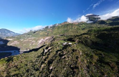 Baños de Agua Santa Otro | Pedra Inn - Premiada Arquitectura con energía solar