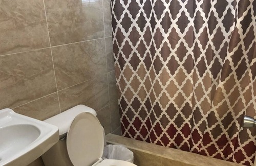 Sinajana Apartamento | PEDRO'S PLACE APARTAMENTO PRIVADO 2 BDRM / 1 BA