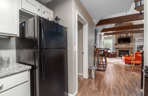 Clymer Condominio | Peek & Peak slope side Chalet, close to golf too!