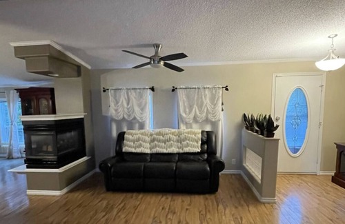 Anglemont Casa | Peekaboo Lake Views and Private Hot Tub