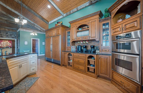 The Galena Territory Casa | Peep the Leaves @ The Territory's BEST Lodge - Year Round Hot Tub! Fire Pit!