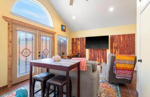 Denison Casa | Pegs Place
