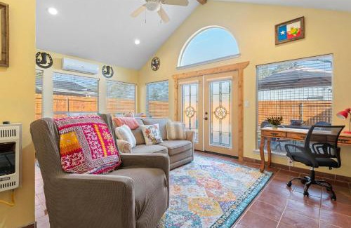 Denison Casa | Pegs Place