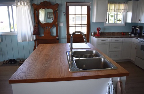 Canoe Cove Cabaña | PEI oceanfront cottage within 25 minutes of Charlottetown and golfing