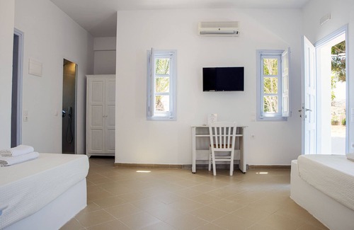 Kamari Hotel | Pelagos Hotel