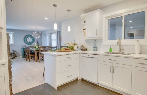 Leamington Cabaña | Cozy Lake front Retreat