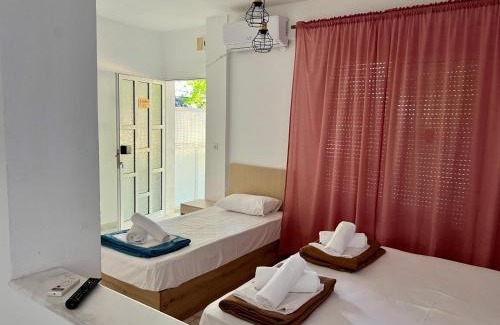 Pefkochori Hotel | PELEKAN rooms and apartments athina 11