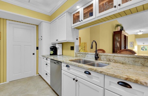 Pelican Bay Condominio | Pelican Bay 3-bedroom condo available for 2024 Season!!