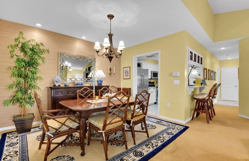 Pelican Bay Condominio | Pelican Bay 3-bedroom condo available for 2024 Season!!