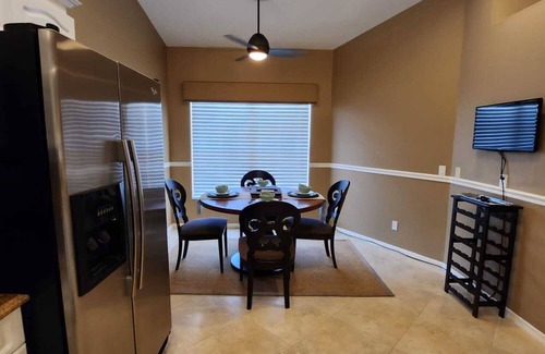 Pelican Bay Condominio | PELICAN BAY, Beautiful and Comfortable 2 Bedroom Condo w/ PB Amenities Included