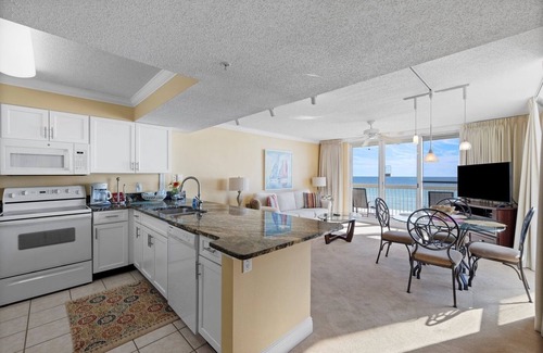 Destin Condominio | Pelican Beach 0411 1 Bedroom Condo by Pelican Beach Management