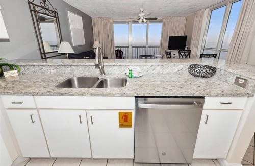 Destin Condominio | Pelican Beach 1811 1 Bedroom Condo by RedAwning
