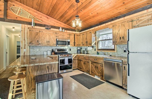 Breezy Point Cabina | Pelican Lake Getaway on Stunning Peninsula!