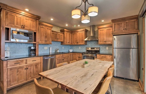 Breezy Point Casa | Pelican Lake Retreat w/ Fire Pit, Dock & Grill!