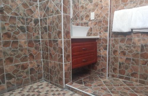 Central Cabina | Pelican Lodge and Camping