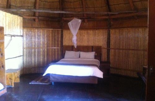 Central Cabina | Pelican Lodge and Camping