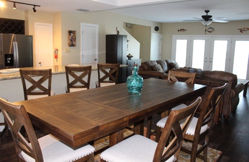 Port Mansfield Condominio | Pelican Point #6 -Great Complex! Great Views! Cool off in the swimming Pool!