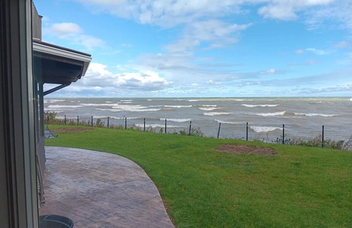 Sheboygan Casa | Pelican Point - Private Retreat - just 4 miles to downtown Sheboygan