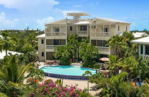 Leeward Settlement Casa | Pelican's Nest #4 · Oceanview 3 Bed Villa - Steps to Grace Bay Beach 4