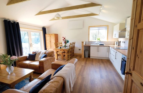 Llanrhidian Higher Cabaña | Pen Dragon - 2 Bedroom Cottage - Pen-Clawdd