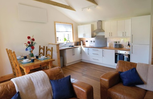Llanrhidian Higher Cabaña | Pen Dragon - 2 Bedroom Cottage - Pen-Clawdd