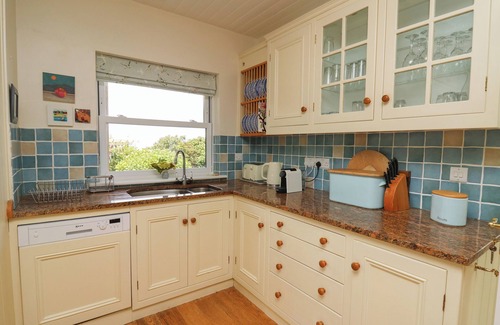 Aberporth Cabaña | PEN Y GRAIG, luxury holiday cottage, with open fire in Aberporth