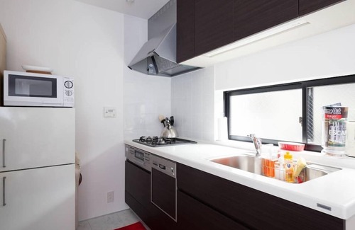 Nishi-Shinjuku Casa | Pencil House | Shinjuku | Close to Central Park