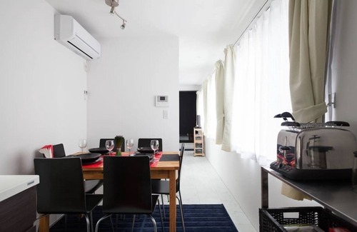 Nishi-Shinjuku Casa | Pencil House | Shinjuku | Close to Central Park