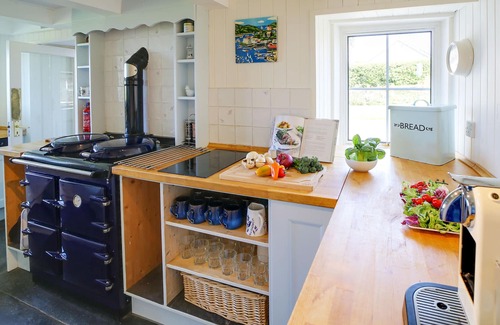 Pendoggett Casa | Pendoggett House - Beautiful Family Home, Sleeps 8 Stunning sea Views & Gardens