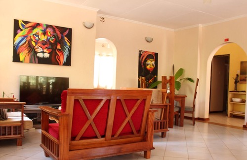 Nanyuki Casa | Penguin House Nanyuki
