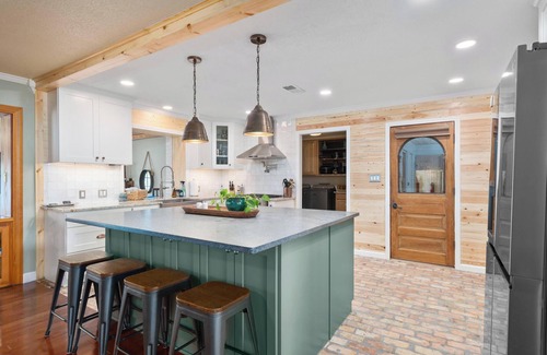 Rockwell Casa | Peninsula Lake Home With POOL /HOTTUB~ Amazing Lake Views ~ Water On 3 Sides!
