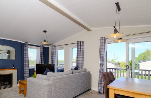 Fowey Cabina | PENMARLAM LODGE RETREAT 24, family friendly in Bodinnick