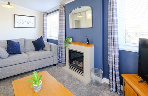 Fowey Cabina | PENMARLAM LODGE RETREAT 24, family friendly in Bodinnick