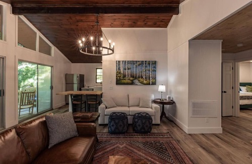 Deep Gap Cabina | Penny Creek Cabin 2 bed 1 bath sleeps 6,Creekside*Hike*Fish*RELAX