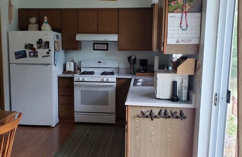 Charlevoix Casa | Penny's Place Near the Lake- Quiet Rural House, Conviently located with big yard
