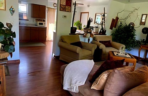 Charlevoix Casa | Penny's Place Near the Lake- Quiet Rural House, Conviently located with big yard