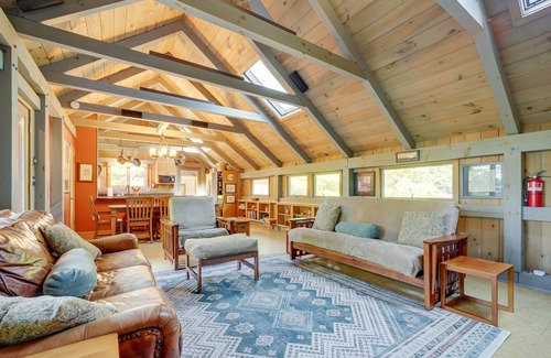 Penrose Casa | Penrose Vacation Rental w/ Deck & Hot Tub