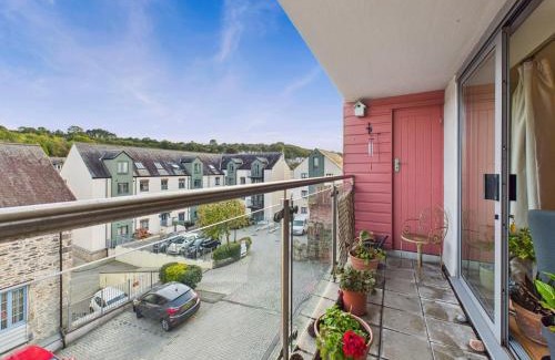 Mabe Apartamento | Penryn Quayside Apartment – 1-bed, Fully Equiped Waterside base